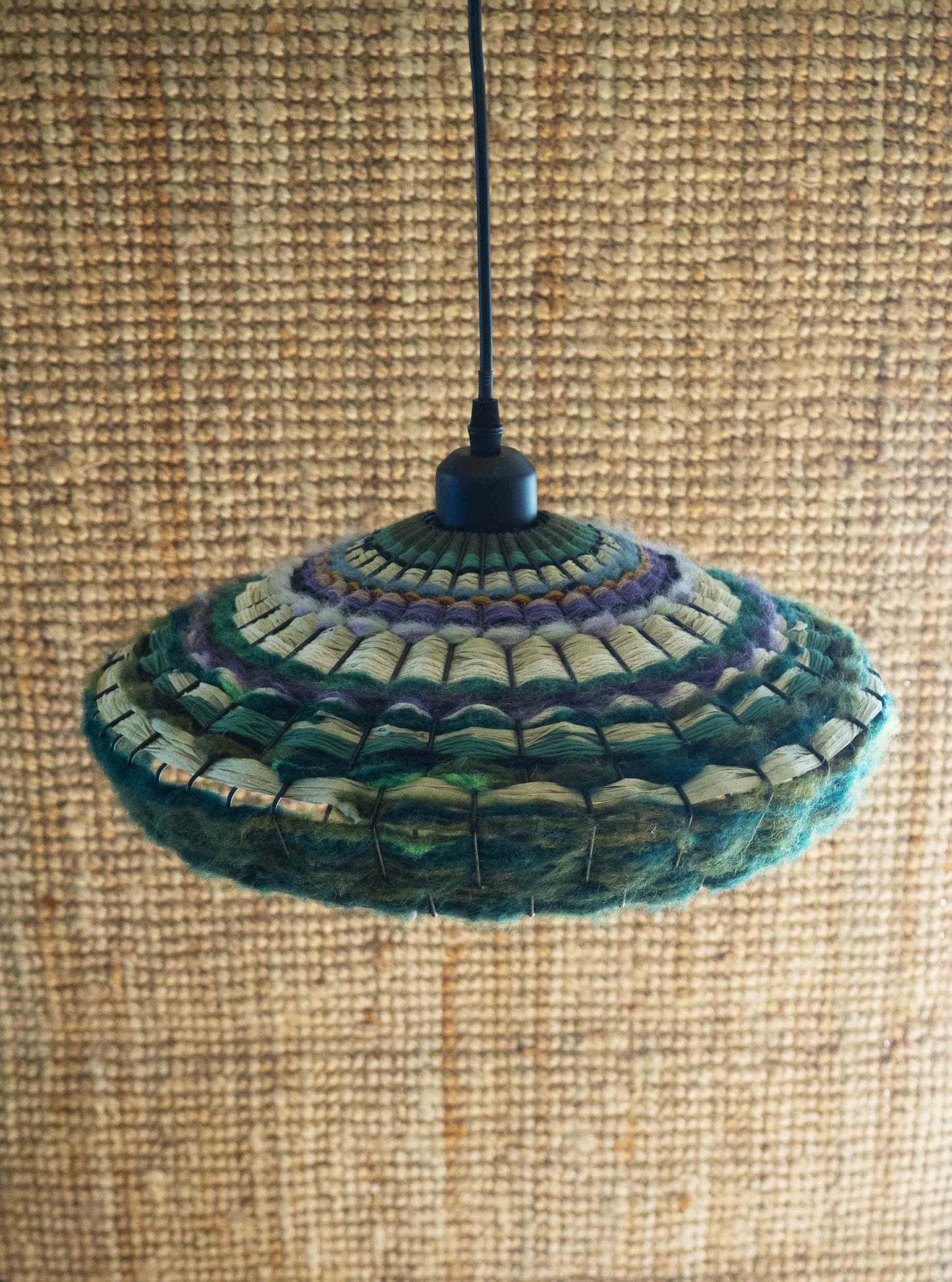 suspension-laine-joil-cadeau-salon-chambre-decoration-maison-deco-ladame-igor_et_lulu